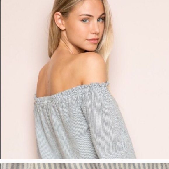 BRANDY MELVILLE striped off the shoulder top - Picture 2 of 3